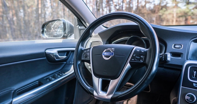 Volvo V60 cena 51800 przebieg: 351507, rok produkcji 2014 z Warszawa małe 631